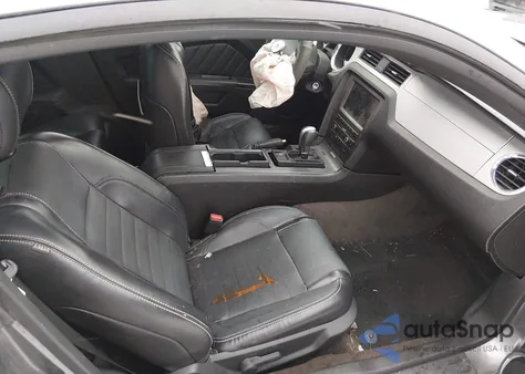 2013 Ford Mustang V6 Premium z USA, uszkodzony, nr VIN 1ZVBP8AM0D5254978